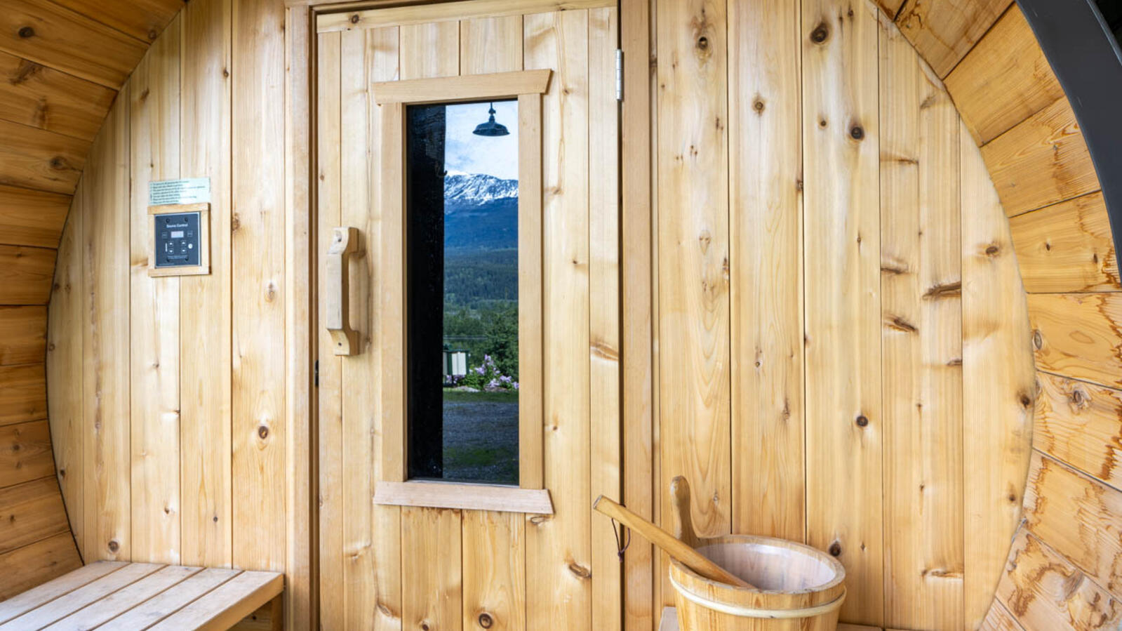 Golden Mountain View Suites Sauna